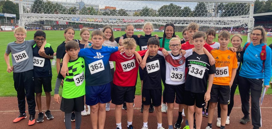 Die JSG-Truppe mit Sportlehrerin Claudia Link.