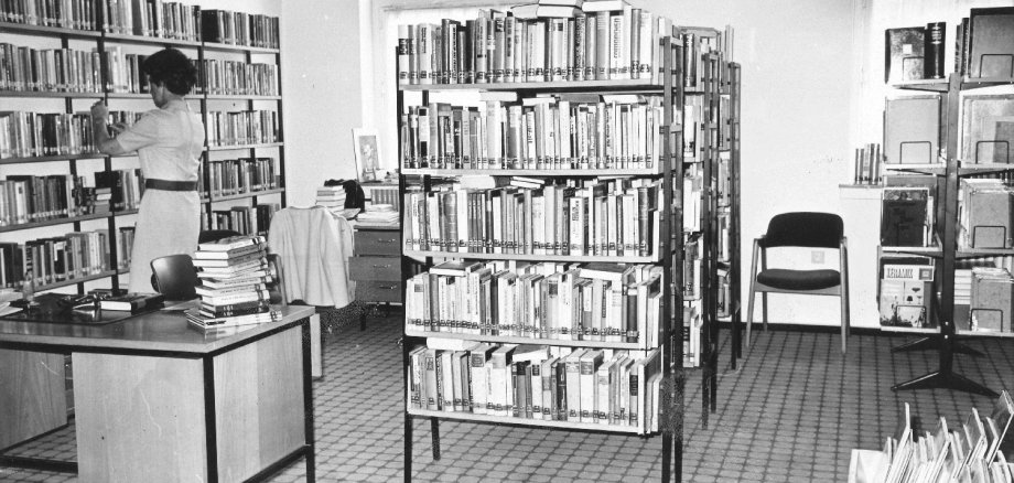 Stadtbibliothek in der Kreissparkasse um 1977.