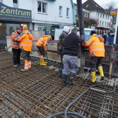 Betonieren der BRücke Am Markt in Schleiden am 11.12.2024.